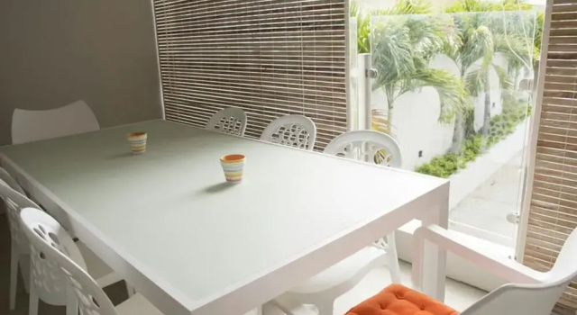 Modern 2-bed Sleeps 4 With Balcony, Rezervovat Apartmán Pereybere Mauritius North Coast