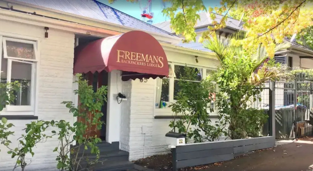 Freemans Backpackers, Забронировать Отель Отели региона Окленда с парковкой, Парковка