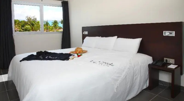 Номер Superior Mahogany Hotel Residence & Spa