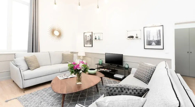 LUX 3 & 4 BDR Montmartre I by Livinparis, Забронировать Апартаменты/квартира 10-й округ: Республика Париж, рядом с Анвер