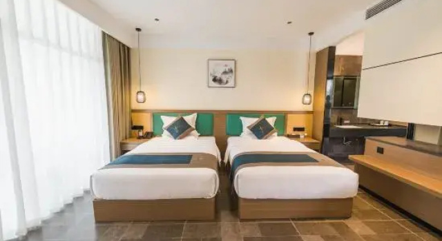 Семейный люкс Songfengju Courtyard Hotel (Xingyi Wanfenglin Airport & High-speed Railway Station Branch)