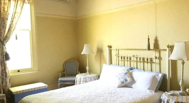 Cotehele B&B, Забронировать Отель «постель и завтрак» Отели Central West NSW с парковкой, Парковка