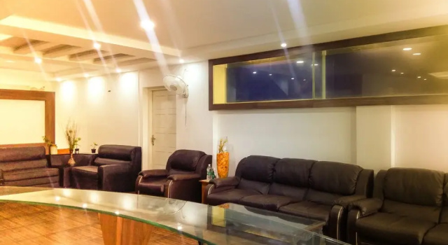 OYO Flagship 22598 Oval Retreat