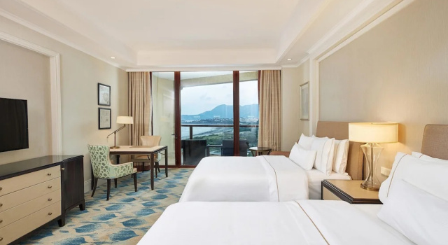Двухместный номер Standard с балконом и с частичным видом на океан The Westin Zhujiajian Resort, Zhoushan