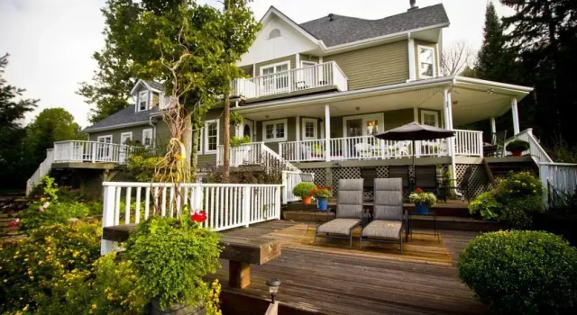 Rosseaus Northern Landing, Boek Mini-hotel Rosseau Canada