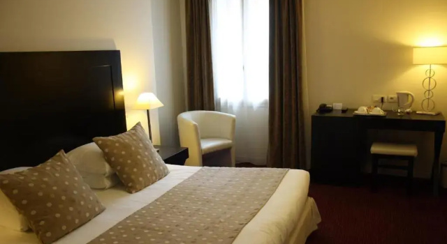 Полулюкс Hôtel Burgevin