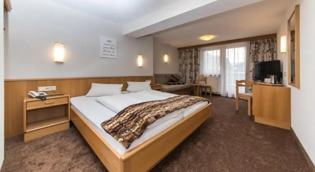 Трёхместный номер Standard с балконом Hotel Idhof