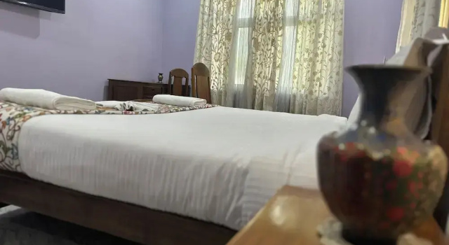 Jan Mahal, Забронировать Отель Сринагар Jammu & Kashmir Ski