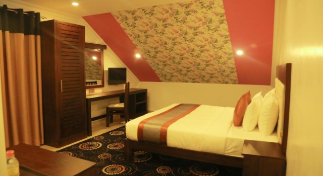 Двухместный номер Deluxe Мансарда Galaxy Grand Hotel