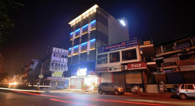 Hotel One up