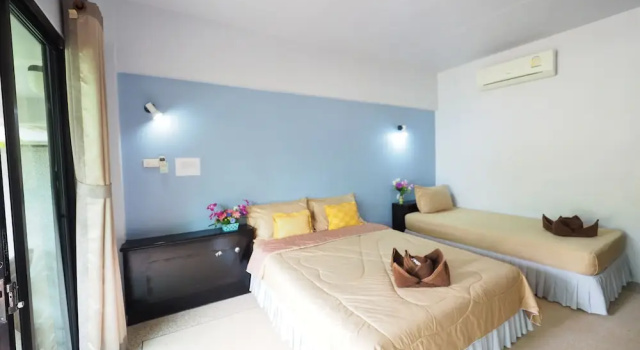Трёхместный номер Superior с балконом Lanta Darawadee Resort