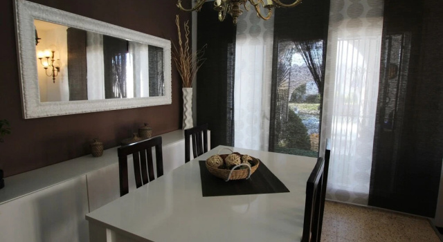 Majestic Holiday Home in Empuriabrava With Private Swimming Pool, Garden and Mooring, Забронировать Отель Эмпуриабрава Alt Empordà