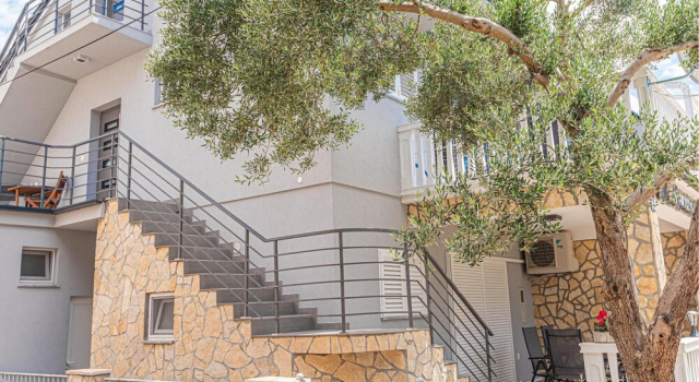 Nice Apartment in Pirovac With Wifi and 1 Bedrooms