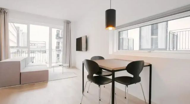 Апартаменты Townhouse Studio w Large Private Balcony