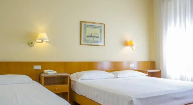 Трёхместный номер Economy Hotel Miramare
