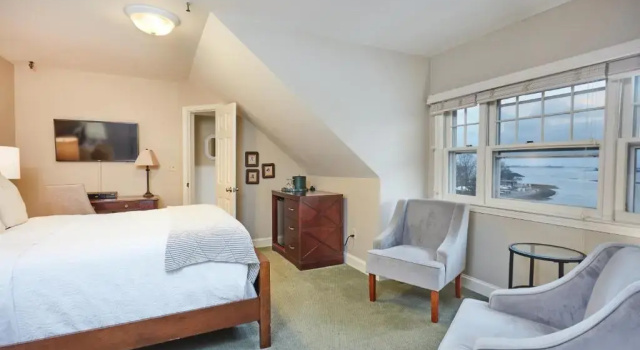 Inn at Longshore