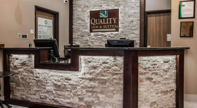 Quality Inn & Suites Des Moines Airport