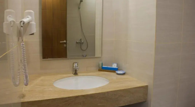 Camera Standard Hotel Brothers Solo Baru