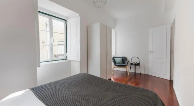 LovelyStay - Bica Patio Duplex, Забронировать Отель Мизерикорди Лиссабон, рядом с Bica Elevator