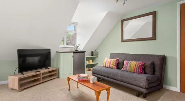 Chambers Place, Book Pension Reading Berkshire
