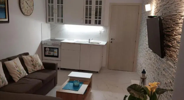 Lovely 1-bed Apartment in Perea, Забронировать Апартаменты/квартира Отели Каламарии с парковкой, Парковка