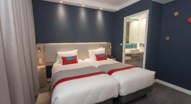 Номер Standard Holiday Inn Express Paris Velizy
