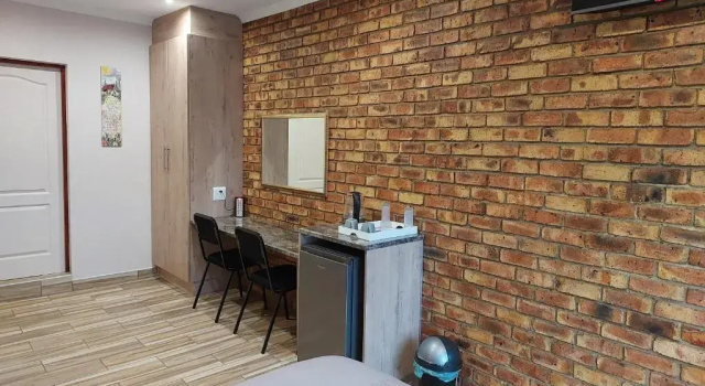 Двухместный номер Standard с видом на бассейн Twins Guest House Astoni