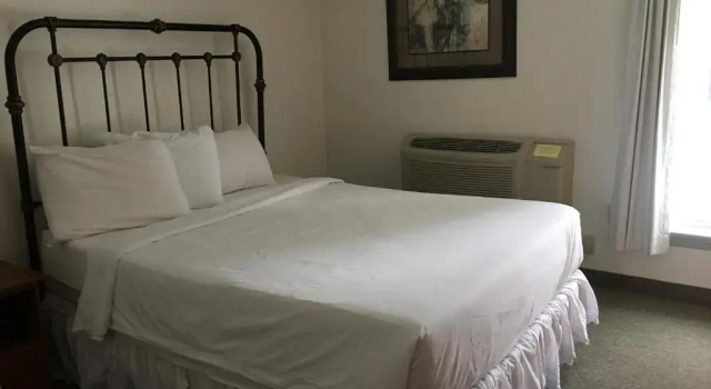 All Suites Inn Budget Host, Забронировать Отель Отели Льюисберг с парковкой, Парковка