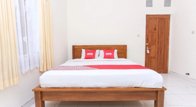 Dahlia Guesthouse by OYO Rooms, Book Hotel Umbulharjo Demangan