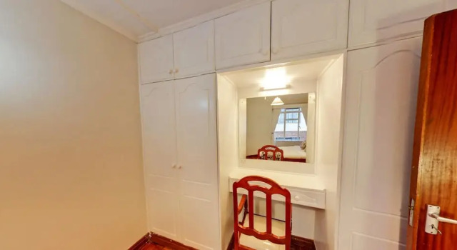 Salonika Villas, Book Hotel Lavington hoteller med pool, Swimmingpool