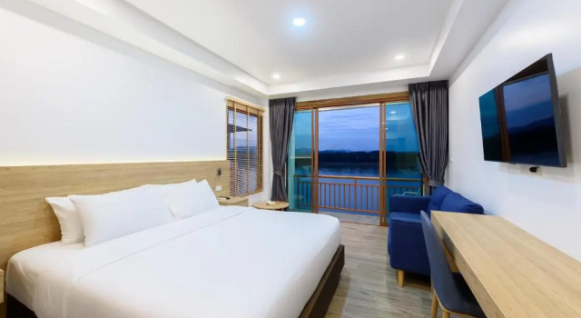 Люкс Executive Chiangkhan River Walk Hotel