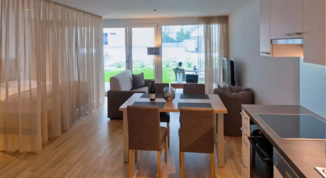 Relaxed Urban Living, Забронировать Апарт-отель Отели Дорнбирн с бассейном, Бассейн