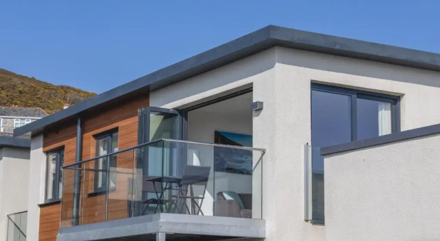 12 Putsborough - luxury flat, 4 minutes to Woolacombe beach with shared indoor pool., Rezervați Hotel Woolacombe Devon