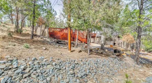 Ruidoso Cabin w/ Deck ~ 1 Mi to Midtown!
