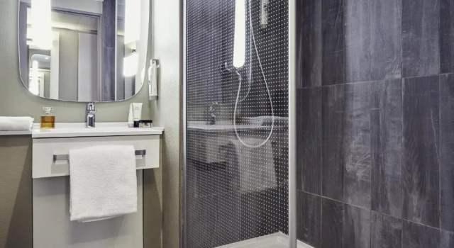 Трёхместный номер Standard ibis Toulon La Valette
