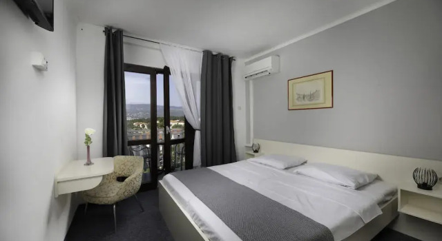 Meliores Rooms, Забронировать Отель Отели и гостиницы Шила, Отель