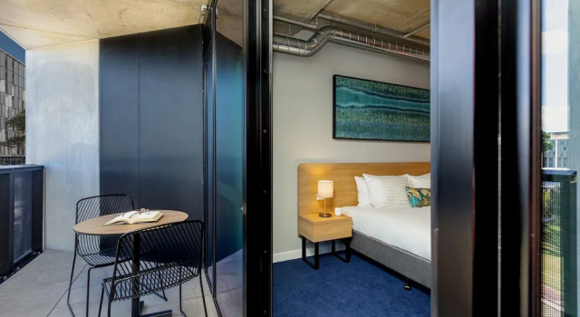 Номер Superior с балконом Nesuto Curtin Perth Hotel