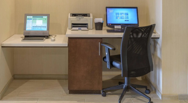 Fairfield Inn & Suites by Marriott St Louis Chesterfield, Забронировать Отель Честерфилд Миссури, рядом с Chesterfield Arts
