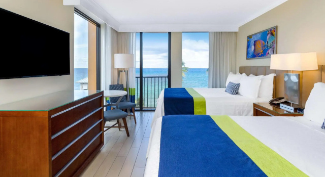 Четырёхместный номер Standard Wyndham Deerfield Beach Resort