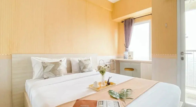 Relaxing Studio at Tamansari Mahogany Karawang Apartment