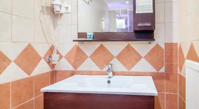 Двухместный номер Standard с балконом и с видом на бассейн Vergina Star Hotel
