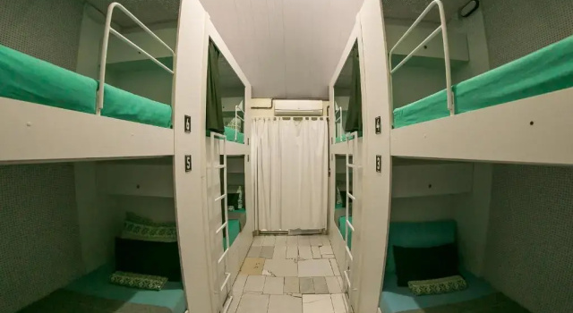 Кровать в общем номере Doce lar hostel noronha