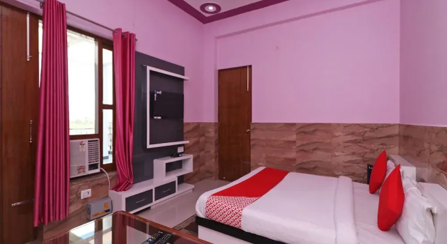 OYO 12065 Hotel Raj Palace, Забронировать Отель Отели Коси 3 звезды, 3*