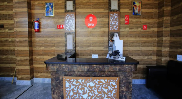 OYO 12842 Hotel Sumit Lodge
