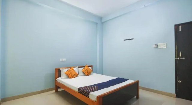 Трёхместный номер Standard SPOT ON 39385 Venkatesh Palace