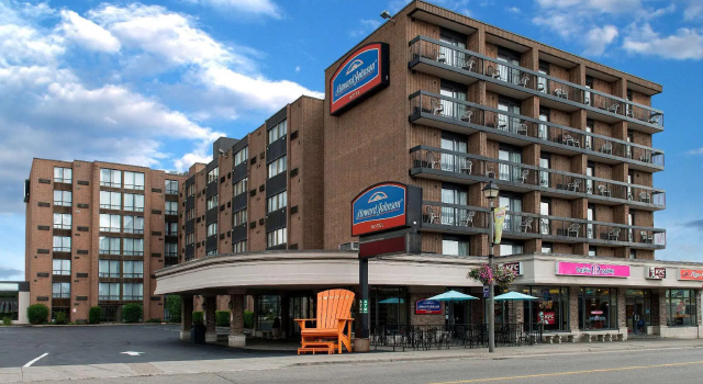 Двухместный номер Standard Howard Johnson Plaza by Wyndham by the Falls Niagara Falls