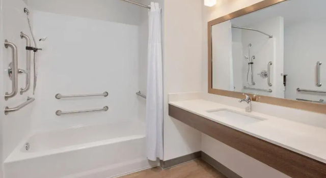 Четырёхместный номер Standard WoodSpring Suites Quantico