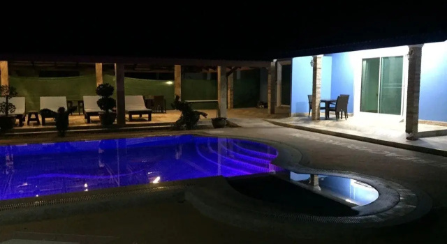 Blue Beach Bungalow, Забронировать Отель Отели Банг-Сапхан-Ной с бассейном, Бассейн
