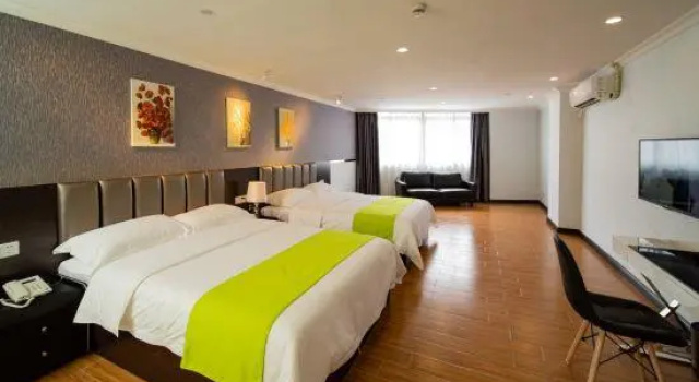 Jinchi Business Hotel