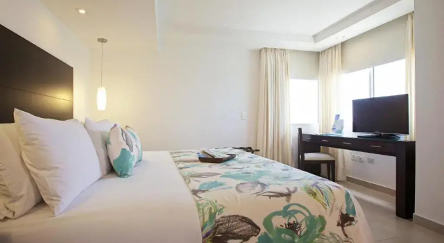 Полулюкс Hotel Capilla del Mar